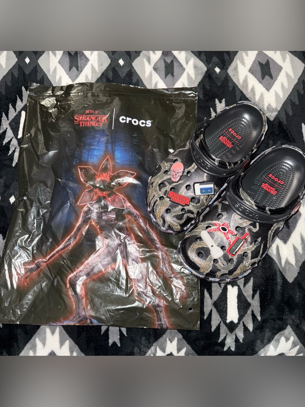 Crocs X Stranger Things - Picture 7 of 8